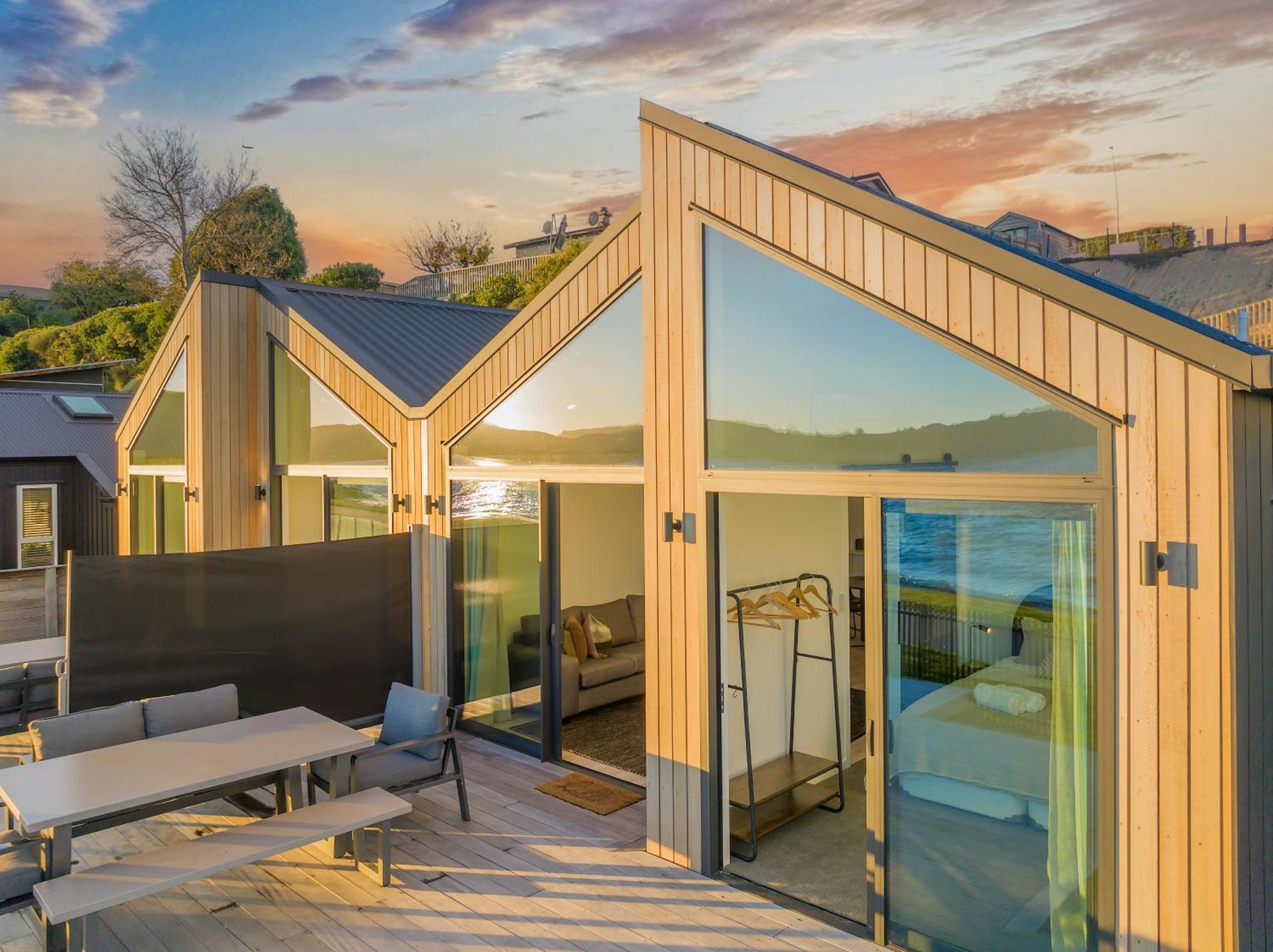 Brand New Lake Front Homes Spa Pool Taupo Exterior photo