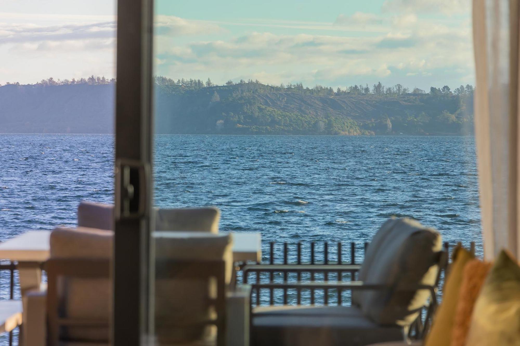 Brand New Lake Front Homes Spa Pool Taupo Exterior photo