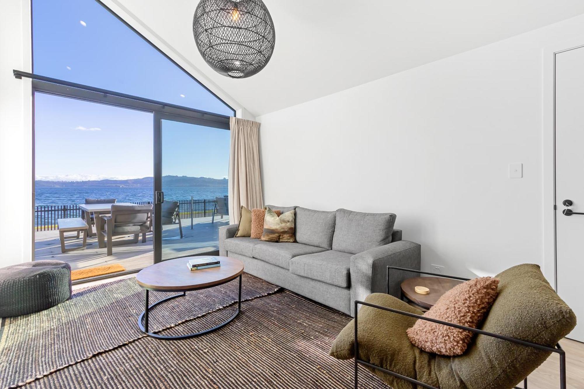 Brand New Lake Front Homes Spa Pool Taupo Exterior photo