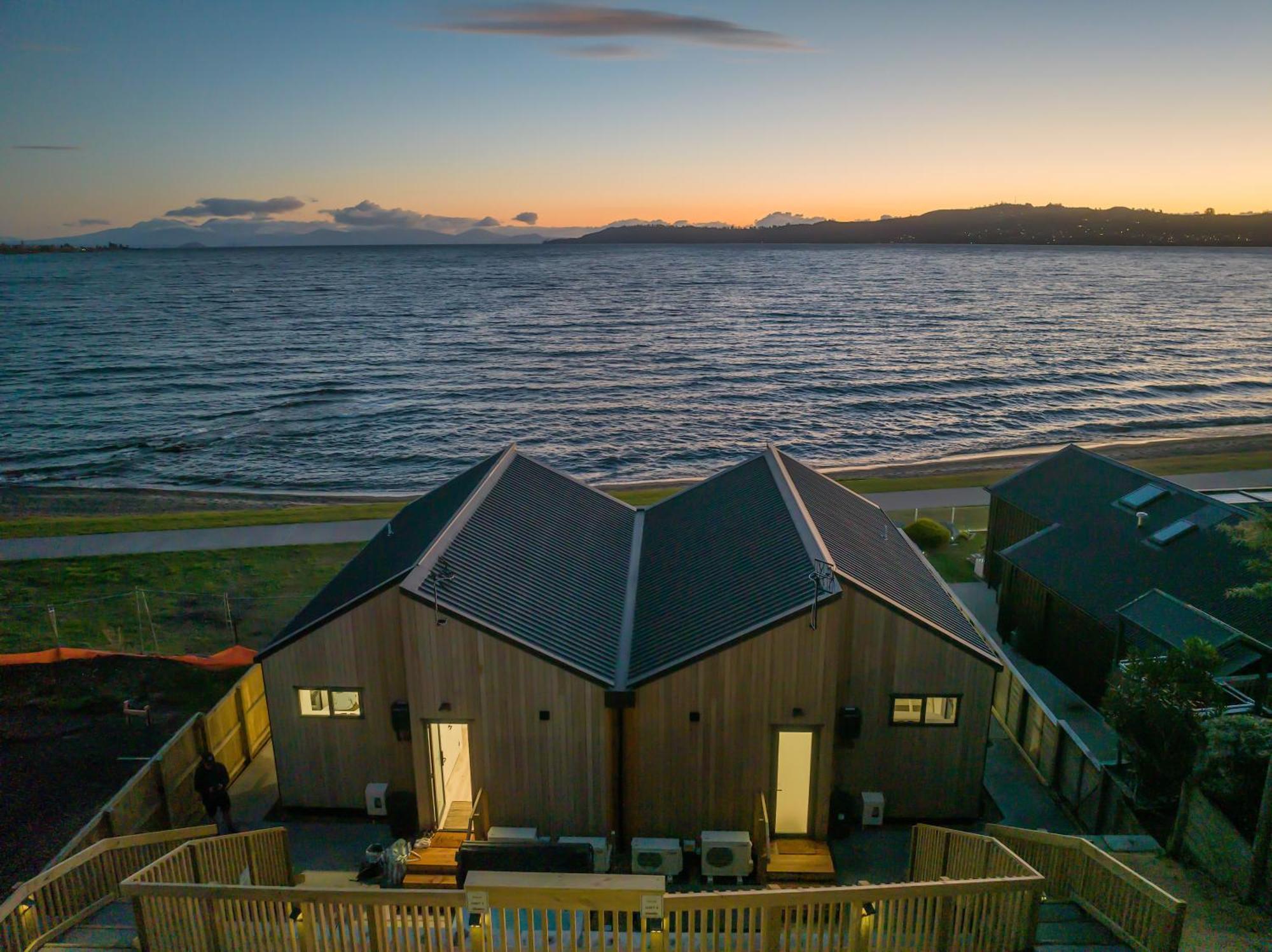Brand New Lake Front Homes Spa Pool Taupo Exterior photo